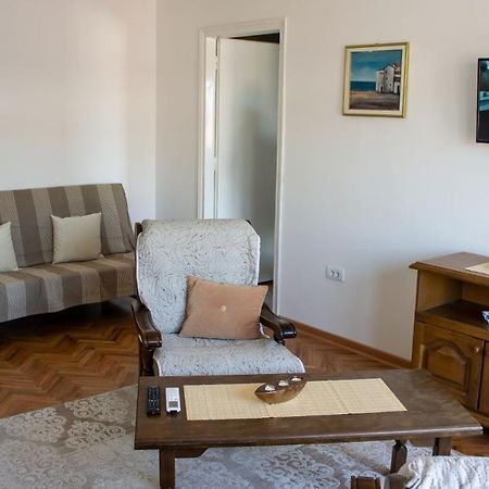 Dvosoban Stan U Strogom Centru Apartment Kruševac Exterior foto