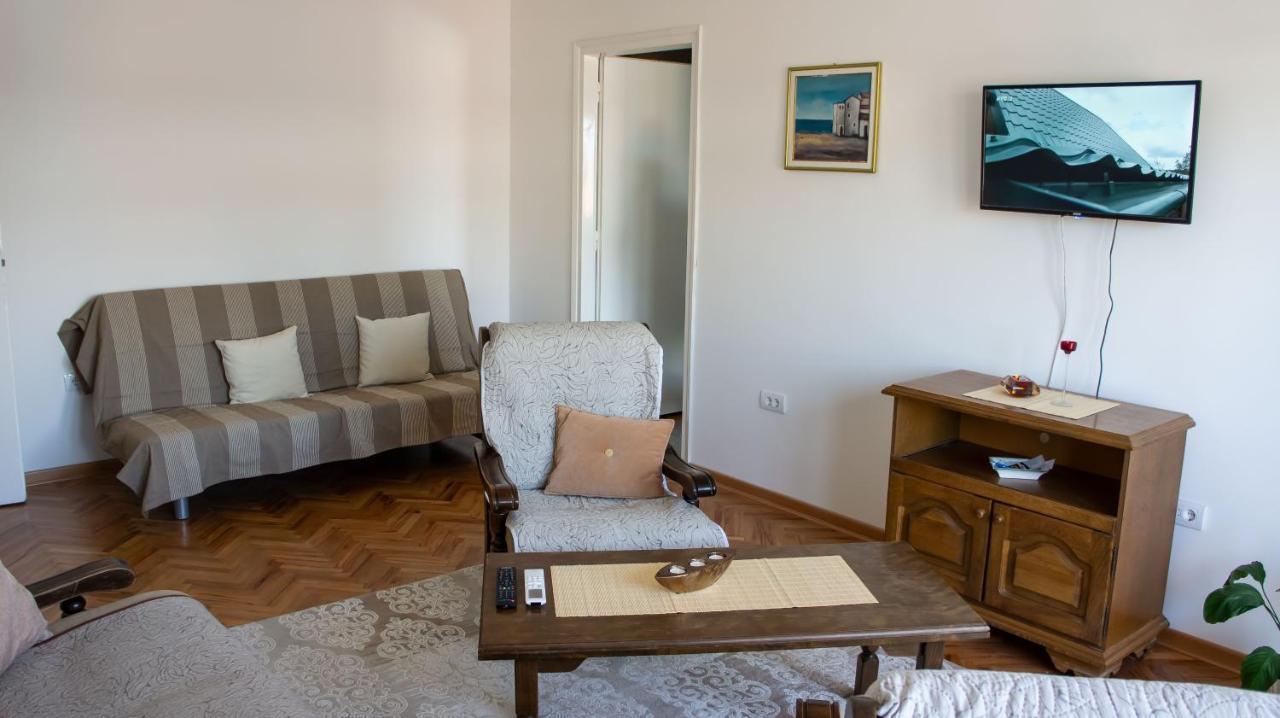 Dvosoban Stan U Strogom Centru Apartment Kruševac Exterior foto